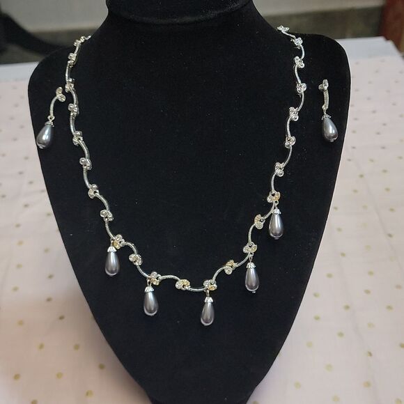 Fashion Jewelry with Metallic Teardrop Stones necklace and earrings set - Picture 1 of 5